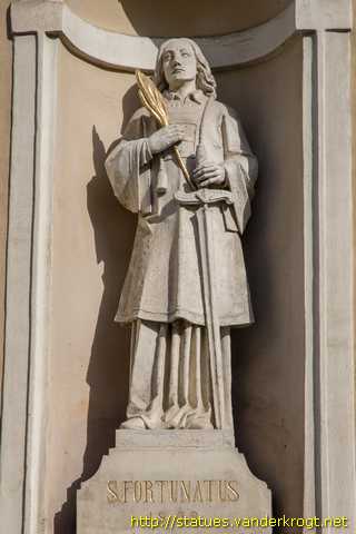 Ljubljana - Kipi svetnikov in škofje na ljubljanski stolnici