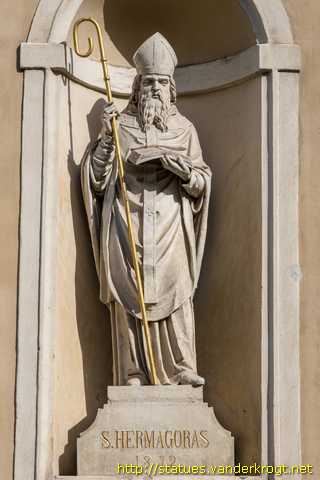 Ljubljana - Kipi svetnikov in škofje na ljubljanski stolnici