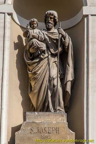 Ljubljana - Kipi svetnikov in škofje na ljubljanski stolnici