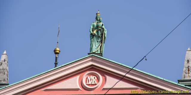 Ljubljana - Kipi svetnikov na Frančiškanske cerkvi