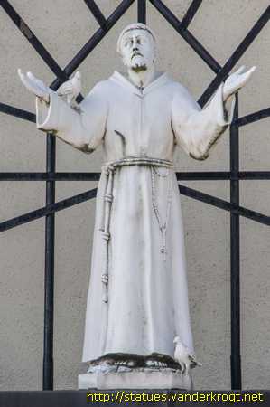 Borgo Maggiore - Statue dei Santi al Santuario del Cuore Immacolato di Maria