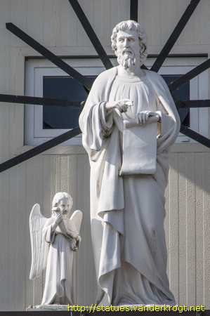 Borgo Maggiore - Statue dei Santi al Santuario del Cuore Immacolato di Maria