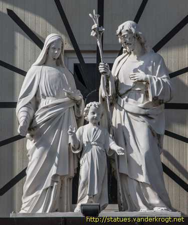 Borgo Maggiore - Statue dei Santi al Santuario del Cuore Immacolato di Maria
