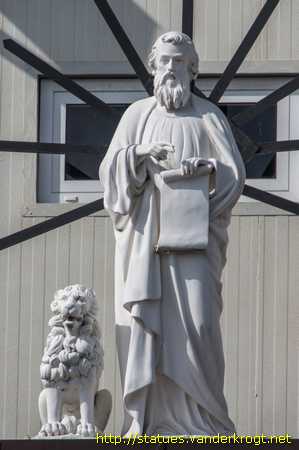 Borgo Maggiore - Statue dei Santi al Santuario del Cuore Immacolato di Maria