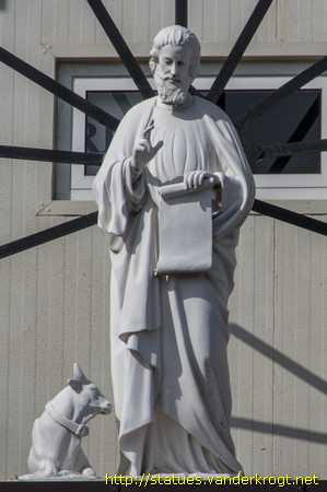 Borgo Maggiore - Statue dei Santi al Santuario del Cuore Immacolato di Maria